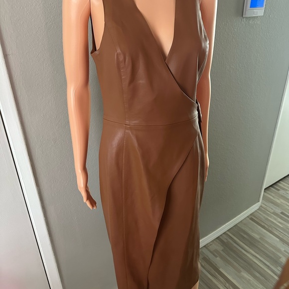 LAGENCE  $495 Amal buckle midi dress  Faux Leather size 4 - Picture 2 of 10